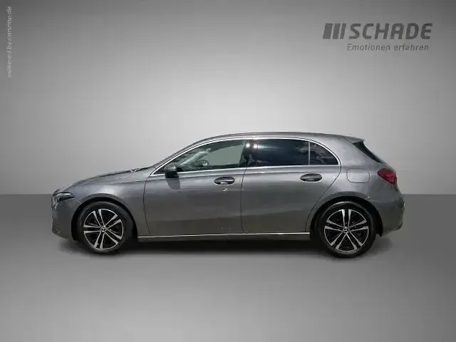 Gebraucht Mercedes A200 Progressive 163 PS (119 kW) 2023 Grau Limousine