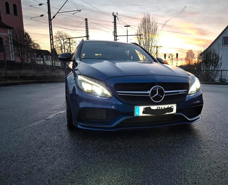 Blau Gebraucht 2016 Mercedes C63 AMG AMG Kombi | 37.800 € (Fairer Preis) - Bild 1/4