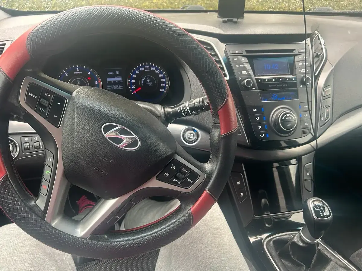 Gebraucht Hyundai i40 136 PS (100 kW) 2012 Grau Kombi