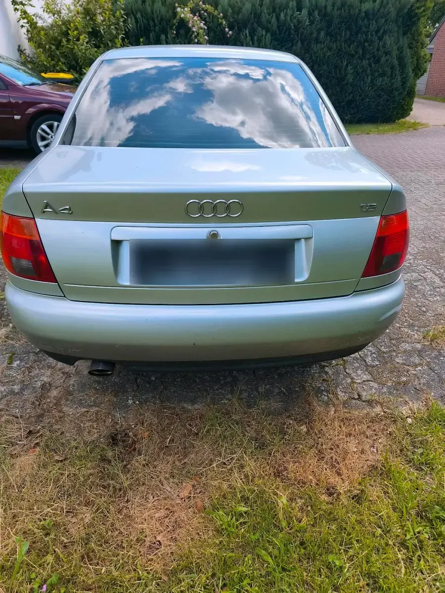 Gebraucht Audi A4 125 PS (91 kW) 2026 Silber Limousine
