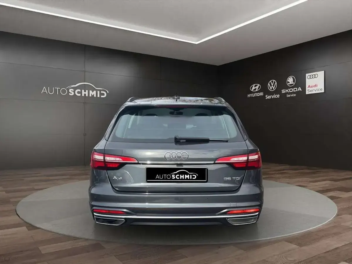 Gebraucht Audi A4 Advanced 163 PS (119 kW) 2022 Manhattangrau metallic Kombi