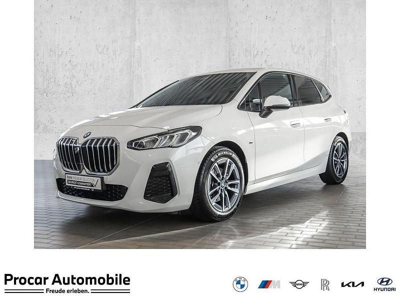 Weiß Gebraucht 2023 BMW 218 Active Tourer M Sport Van / Kleinbus | 26.250 € (Guter Preis) - Bild 1/4