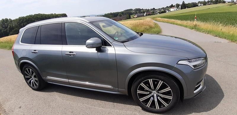 Grau Gebraucht 2019 Volvo XC90 Inscription SUV | 41.500 € (Etwas zu teuer) - Bild 1/4