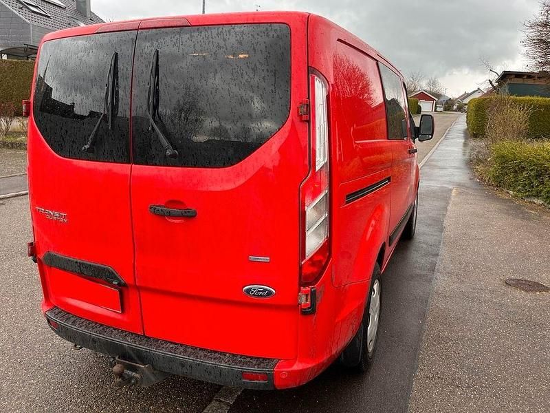 Gebraucht Ford Transit Custom 131 PS (96 kW) 2019 Rot Kombi
