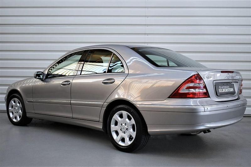 Gebraucht Mercedes C180 Elegance 143 PS (105 kW) 2005 Grau Limousine