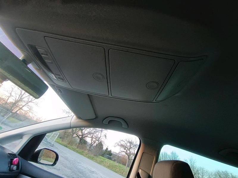 Gebraucht VW Touran 116 PS (85 kW) 2005 Schwarz Van / Kleinbus