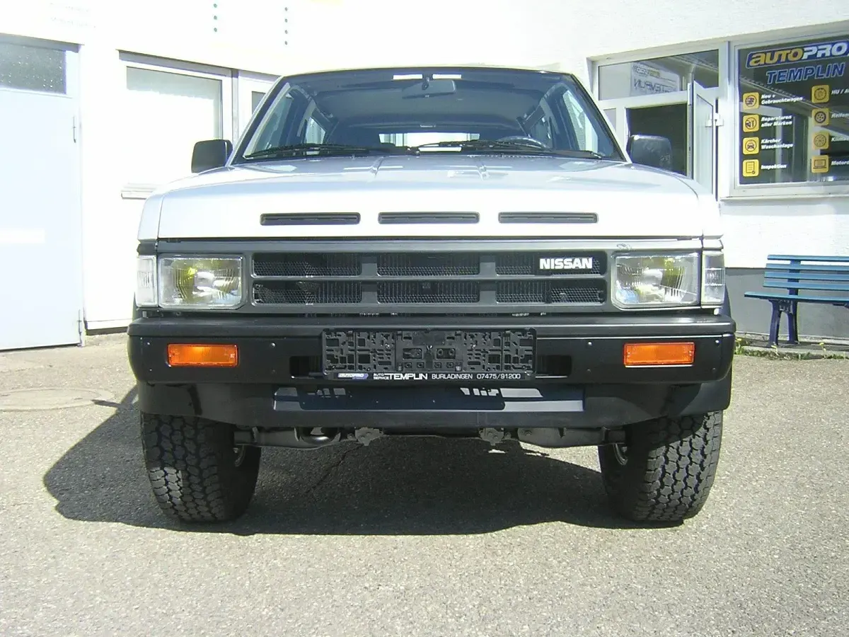 Gebraucht Nissan Terrano 103 PS (75 kW) 1988 Silber SUV