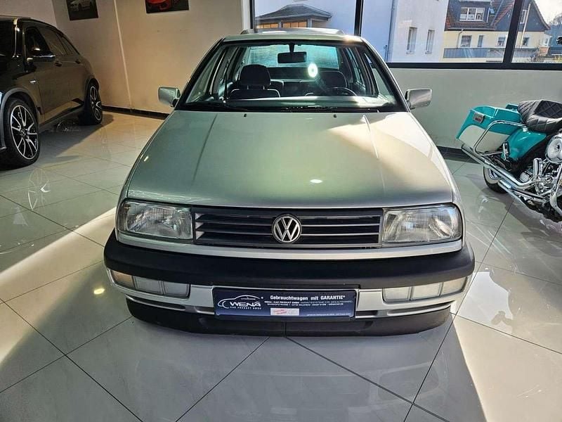 Gebraucht VW Vento 90 PS (66 kW) 1993 Silber Limousine