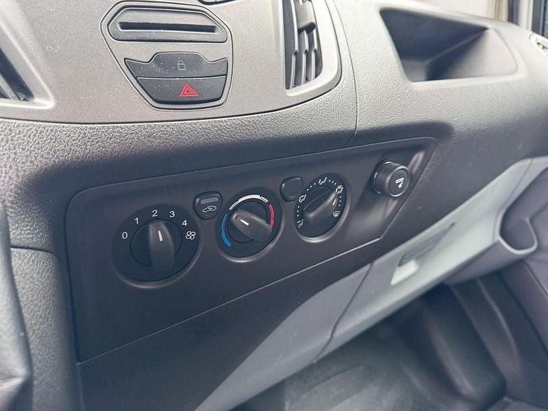 Gebraucht Ford Transit Custom 105 PS (77 kW) 2018 Weiß Van / Kleinbus