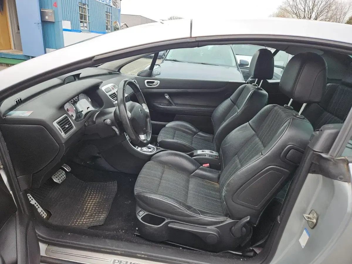 Gebraucht Peugeot 307 CC 140 PS (102 kW) 2007 Silber Cabrio