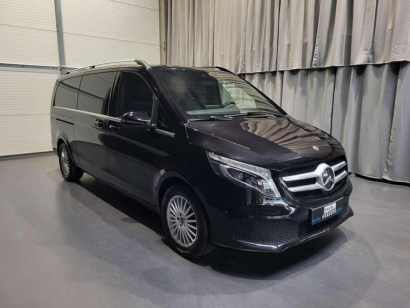 Gebraucht Mercedes V300 Avantgarde 239 PS (175 kW) 2020 Obsidianschwarz metallic Van / Kleinbus