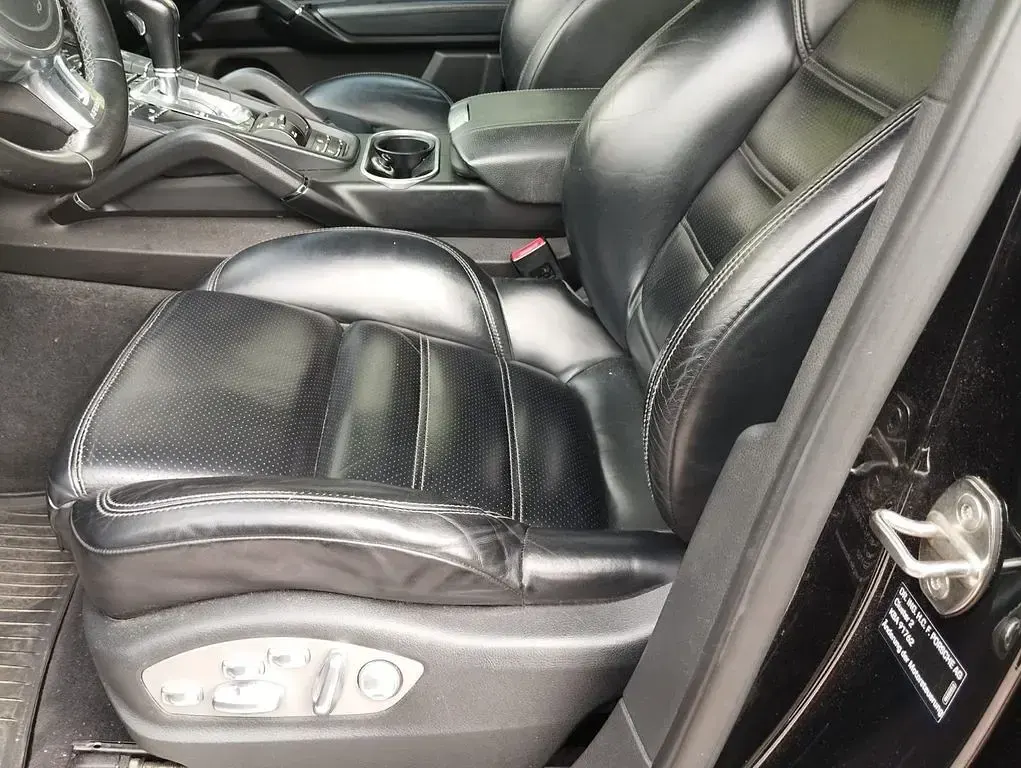 Second-hand Porsche Cayenne Platinum Edition 245 CP (180 kW) 2014 Negru SUV