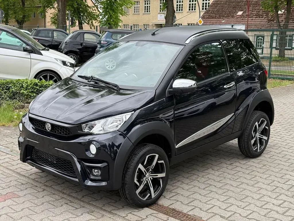Usata Aixam Crossover Premium 2022 Nero Utilitaria