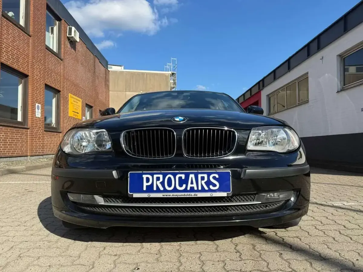 Gebraucht BMW 116 Advantage 122 PS (89 kW) 2010 Schwarz Kleinwagen