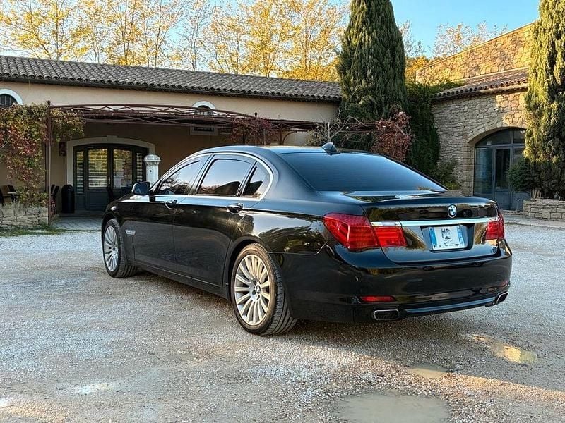 Gebraucht BMW 750L 449 PS (330 kW) 2012 Schwarz Limousine