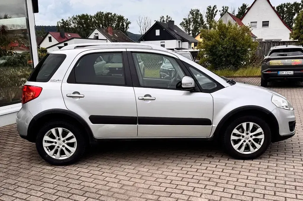 Gebraucht Suzuki SX4 Style 120 PS (88 kW) 2015 Silber Limousine