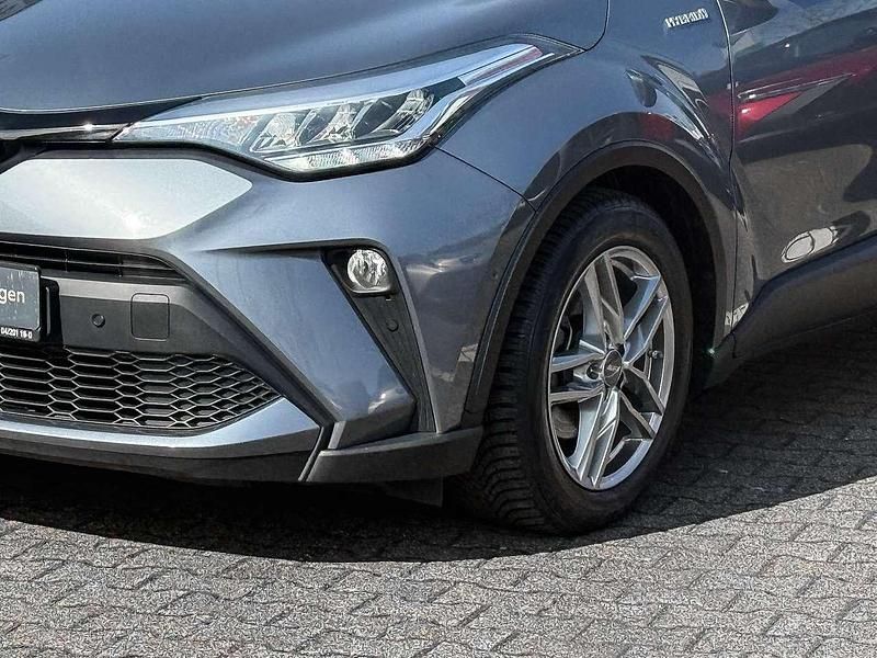 Gebraucht Toyota C-HR Basis 122 PS (89 kW) 2020 Celestite grey metallic SUV