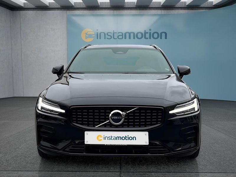 Gebraucht Volvo V60 Plus 197 PS (144 kW) 2024 Schwarz Kombi