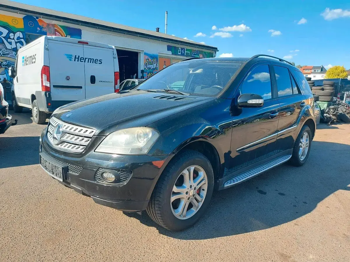 Gebraucht Mercedes ML320 224 PS (164 kW) 2006 Schwarz SUV