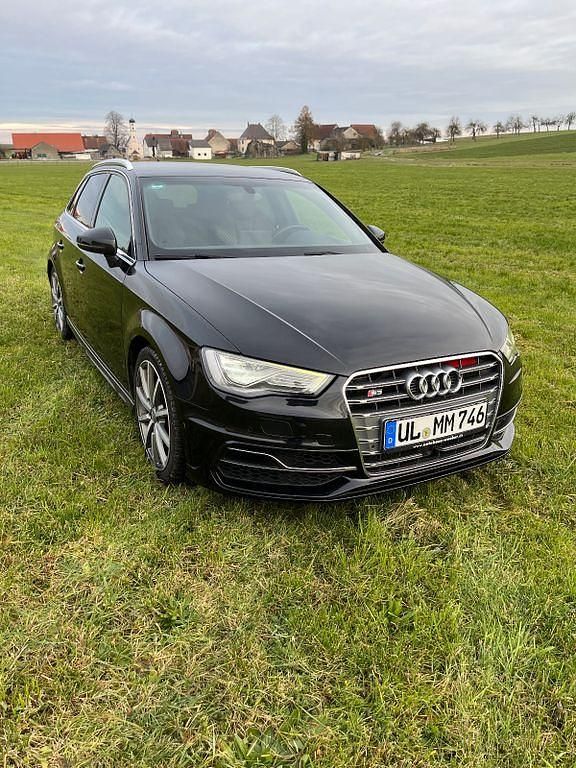 Schwarz Gebraucht 2014 Audi S3 Ambiente Limousine | 19.900 € (Fairer Preis) - Bild 1/4