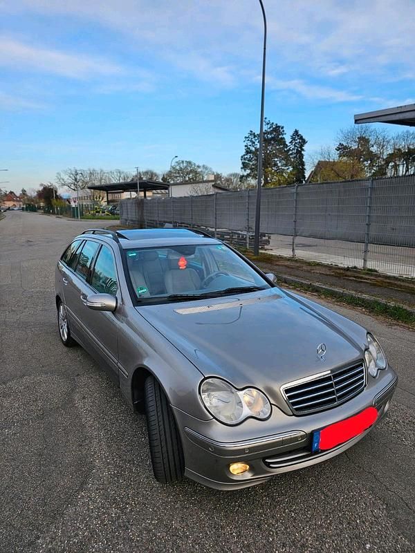 Gebraucht Mercedes C320 224 PS (164 kW) 2005 Beige Kombi