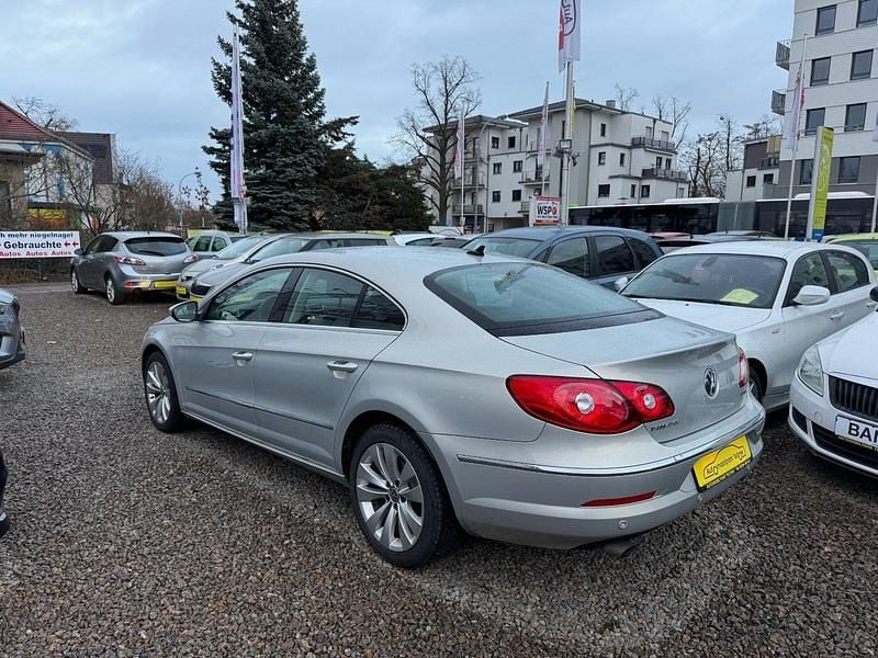 Gebraucht VW Passat 170 PS (125 kW) 2011 Silver leaf metallic Limousine