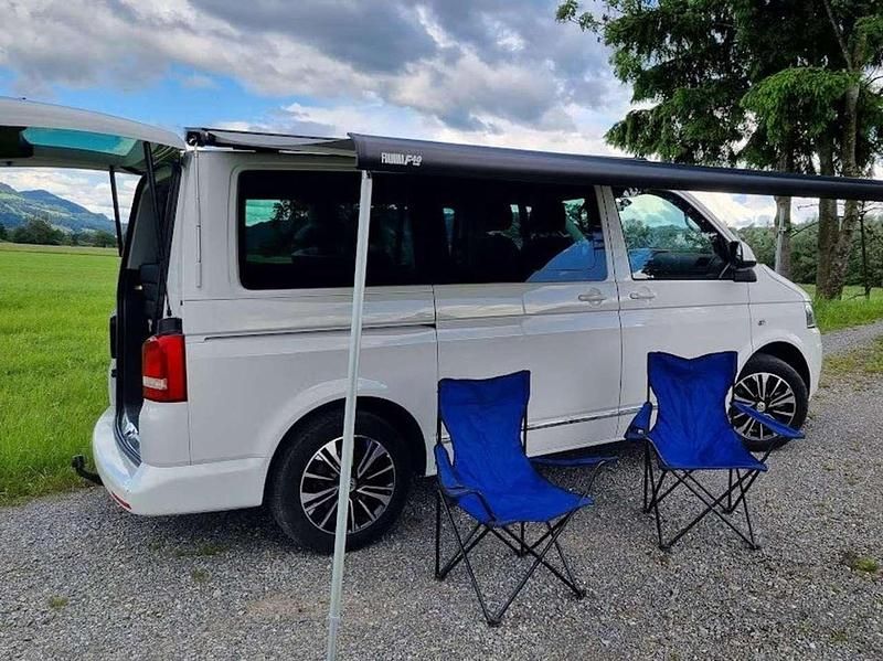 Gebraucht VW Multivan Highline 179 PS (131 kW) 2015 Weiß Van