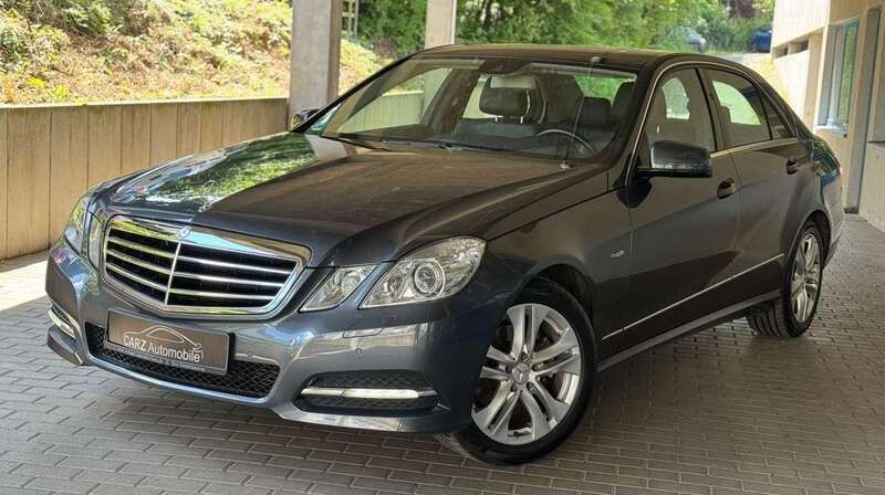Tenoritgrau Gebraucht 2011 Mercedes E200 Limousine | 10.300 € (Guter Preis) - Bild 1/4