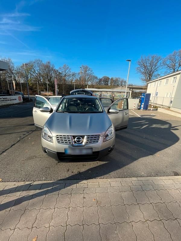 Gebraucht Nissan Qashqai 146 PS (107 kW) 2009 Silber SUV