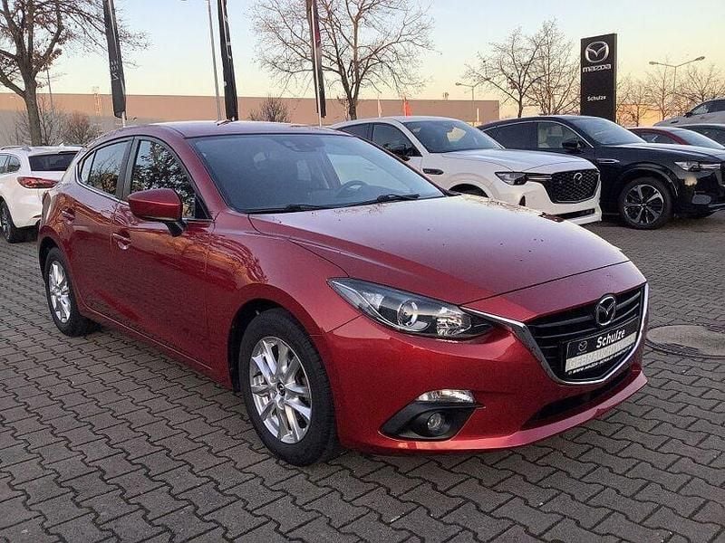 Rubinrot Gebraucht 2016 Mazda 3 Center-Line Limousine | 12.580 € (Fairer Preis) - Bild 1/4
