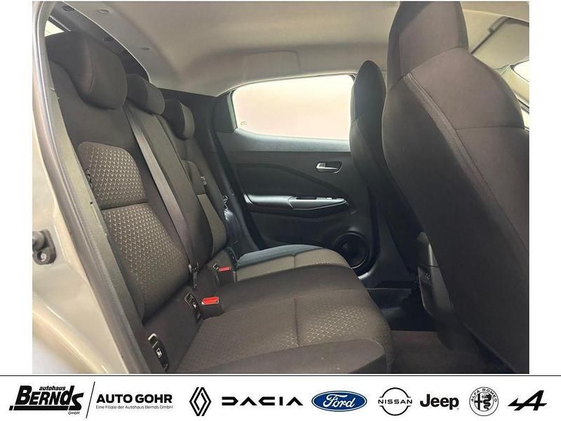 Gebraucht Nissan Juke Acenta 114 PS (83 kW) 2024 Silver metallic (ky0g) SUV