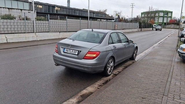 Gebraucht Mercedes C250 204 PS (150 kW) 2013 Silber Limousine