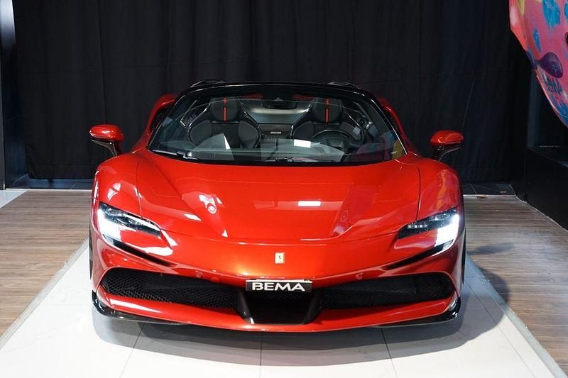 Gebraucht Ferrari SF90 780 PS (573 kW) 2023 Rot Cabrio