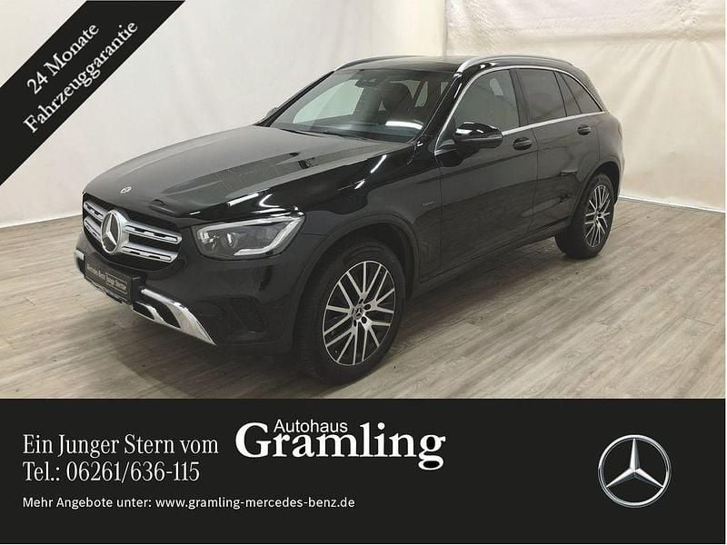 Schwarz Gebraucht 2020 Mercedes GLC300e AMG SUV | 32.389 € (Superpreis) - Bild 1/4