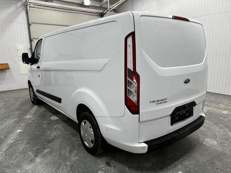 Gebraucht Ford 300 131 PS (96 kW) 2022 Frostweiss/frozenwhite (pn3gz0) Van