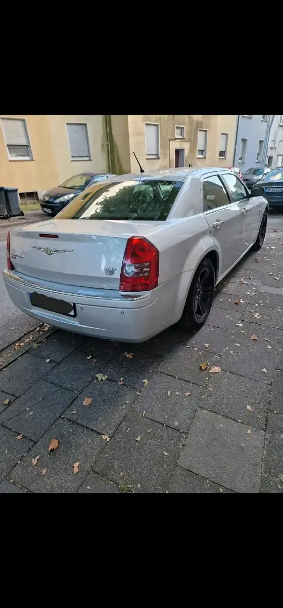 Gebraucht Chrysler 300C 218 PS (160 kW) 2009 Grau Limousine