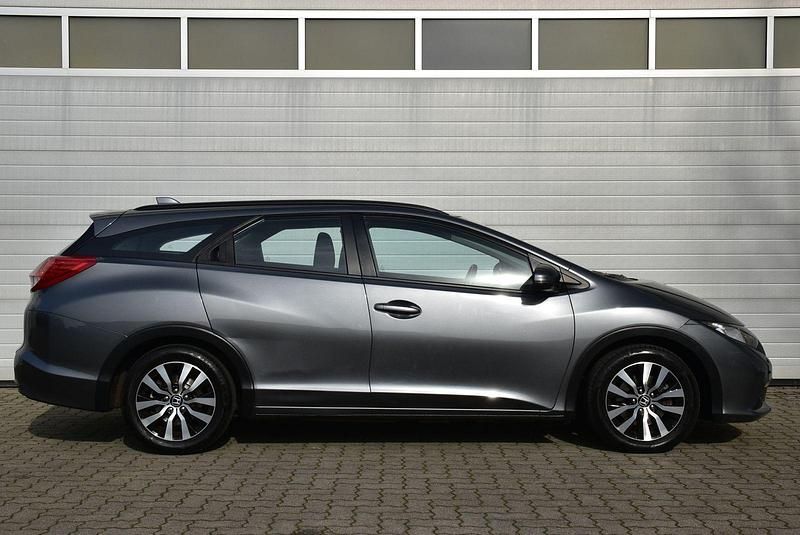 Gebraucht Honda Civic Comfort 120 PS (88 kW) 2015 Grau Kombi