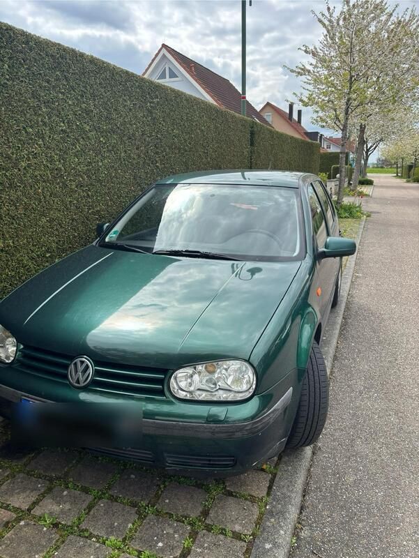 Grün Gebraucht 1998 VW Golf IV Kleinwagen | 900 € - Bild 1/4