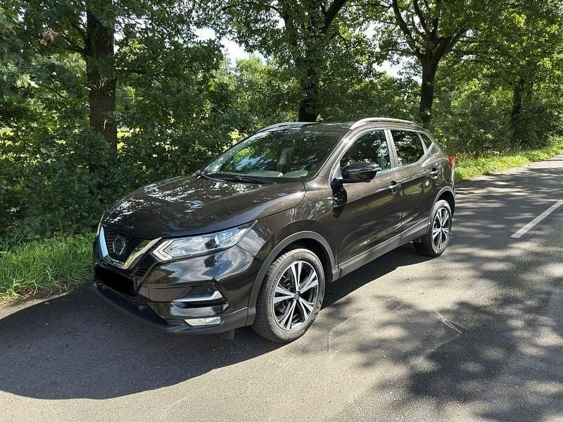 Schwarz Gebraucht 2019 Nissan Qashqai SUV | 13.490 € (Superpreis) - Bild 1/4