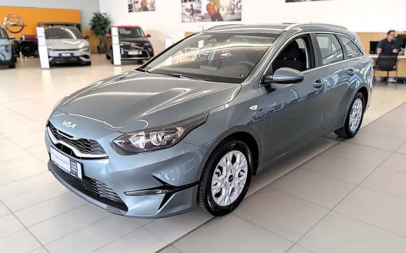 Grau Neu 2025 Kia Ceed Sportswagon Vision Kombi | 25.390 € (Teuer) - Bild 1/4