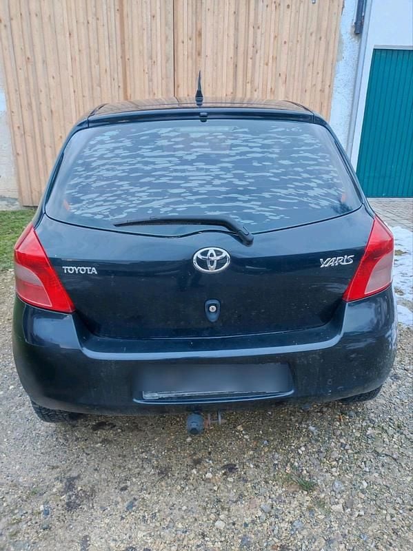 Gebraucht Toyota Yaris 70 PS (51 kW) 2006 Schwarz Kleinwagen