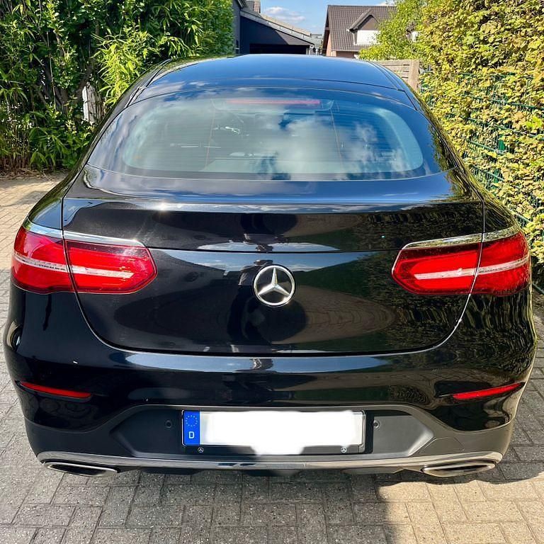 Schwarz Gebraucht 2017 Mercedes GLC250 AMG line Coupé | 24.900 € (Guter Preis) - Bild 1/4