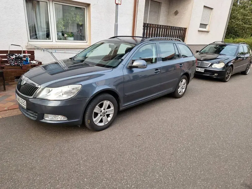 Gebraucht Skoda Octavia 102 PS (75 kW) 2010 Grau Kombi