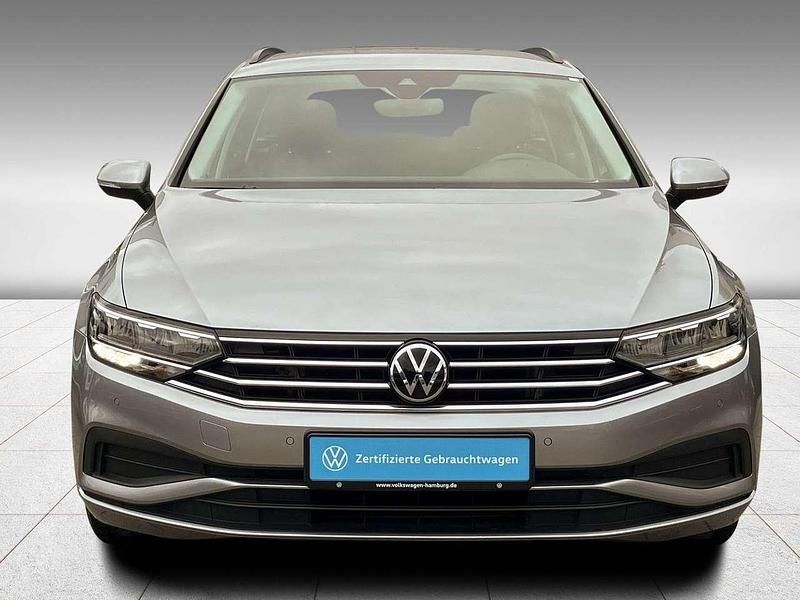 Gebraucht VW Passat Conceptline 150 PS (110 kW) 2022 Pyritsilber metallic (metallic) Kombi