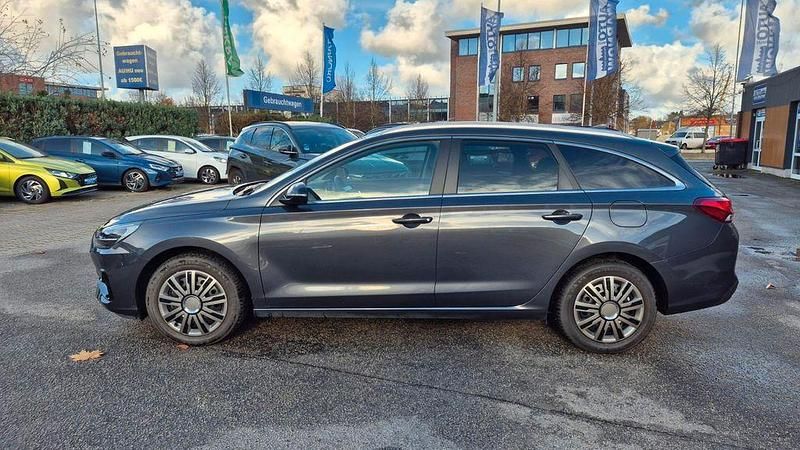 Gebraucht Hyundai i30 Edition 30 120 PS (88 kW) 2023 Grau Limousine