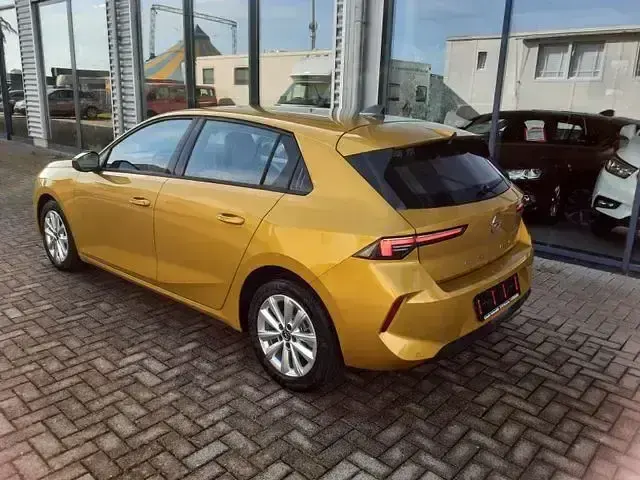 Gebraucht Opel Astra Enjoy 2023 Gelb Kleinwagen