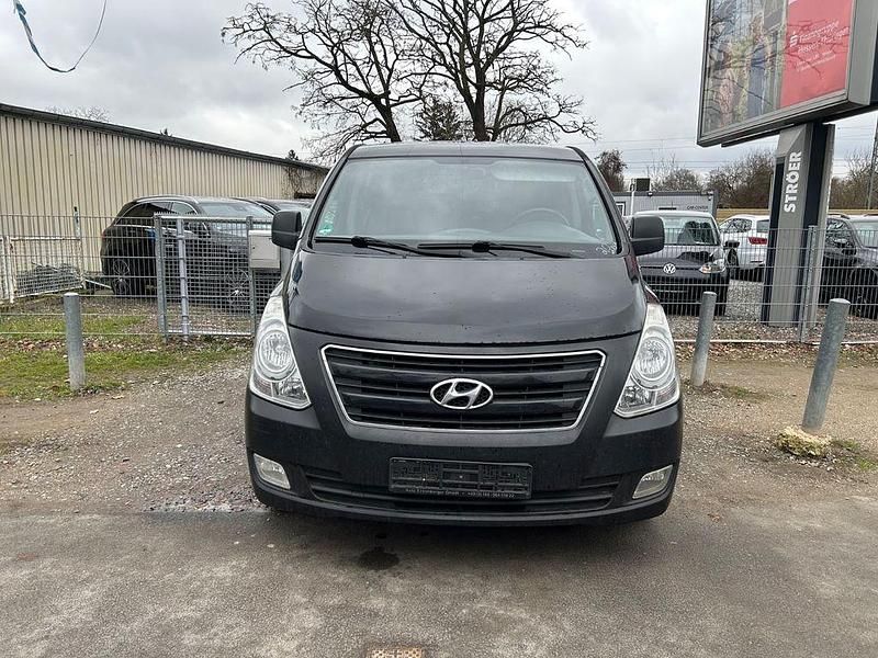 Gebraucht Hyundai H-1 Trend 136 PS (100 kW) 2016 Schwarz Van / Kleinbus