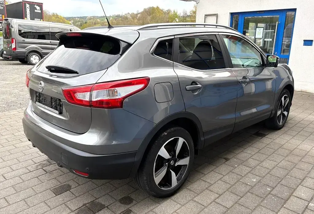 Gebraucht Nissan Qashqai N-Connecta 116 PS (85 kW) 2017 Grau SUV