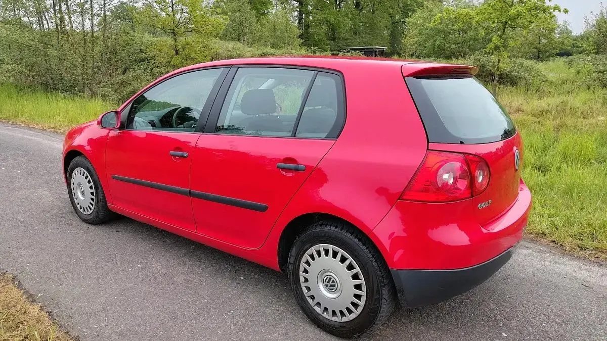 Gebraucht VW Golf IV Trendline 2005 Rot Limousine