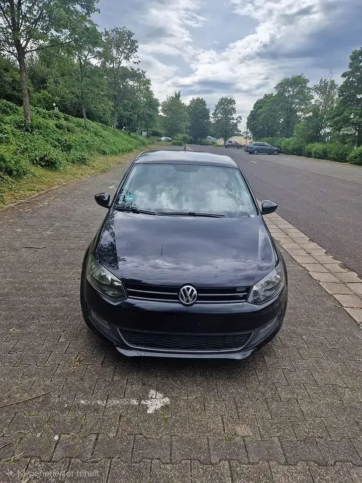 Gebraucht VW Polo Life 90 PS (66 kW) 2013 Schwarz Kleinwagen
